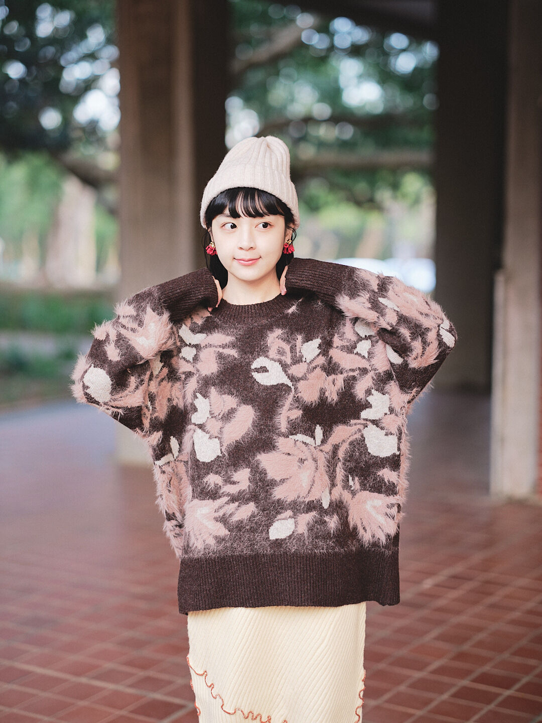 風信子說晚安！羽毛紗緹花毛衣(兩色-布朗)