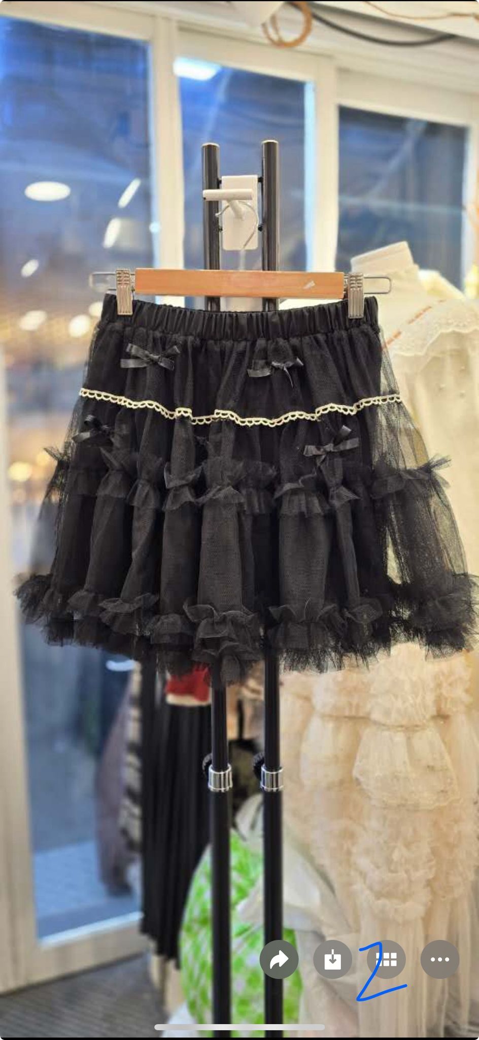 D02 腰 24-40 HIP44 長15.5 $399 (一口價)