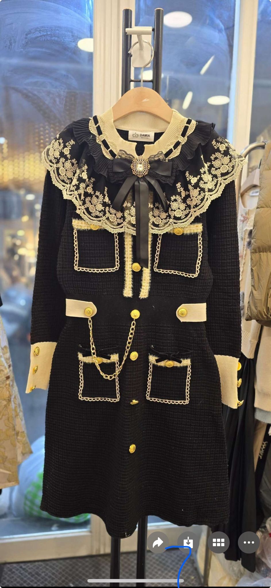 D07 胸 32-48 腰26-46 Hip 37-54 長35.5 $999 (一口價)