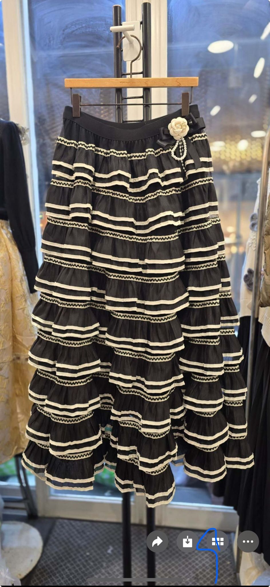 D09 腰24-46  HIP52 長35 $419 (一口價)