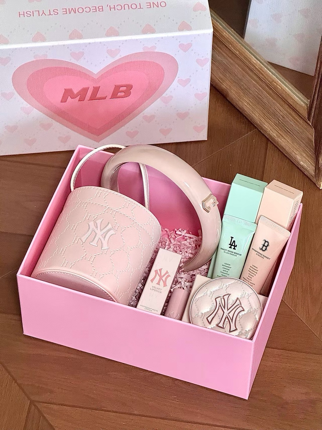 【預購】MLB情人節限定愛心禮盒 彩妝套組