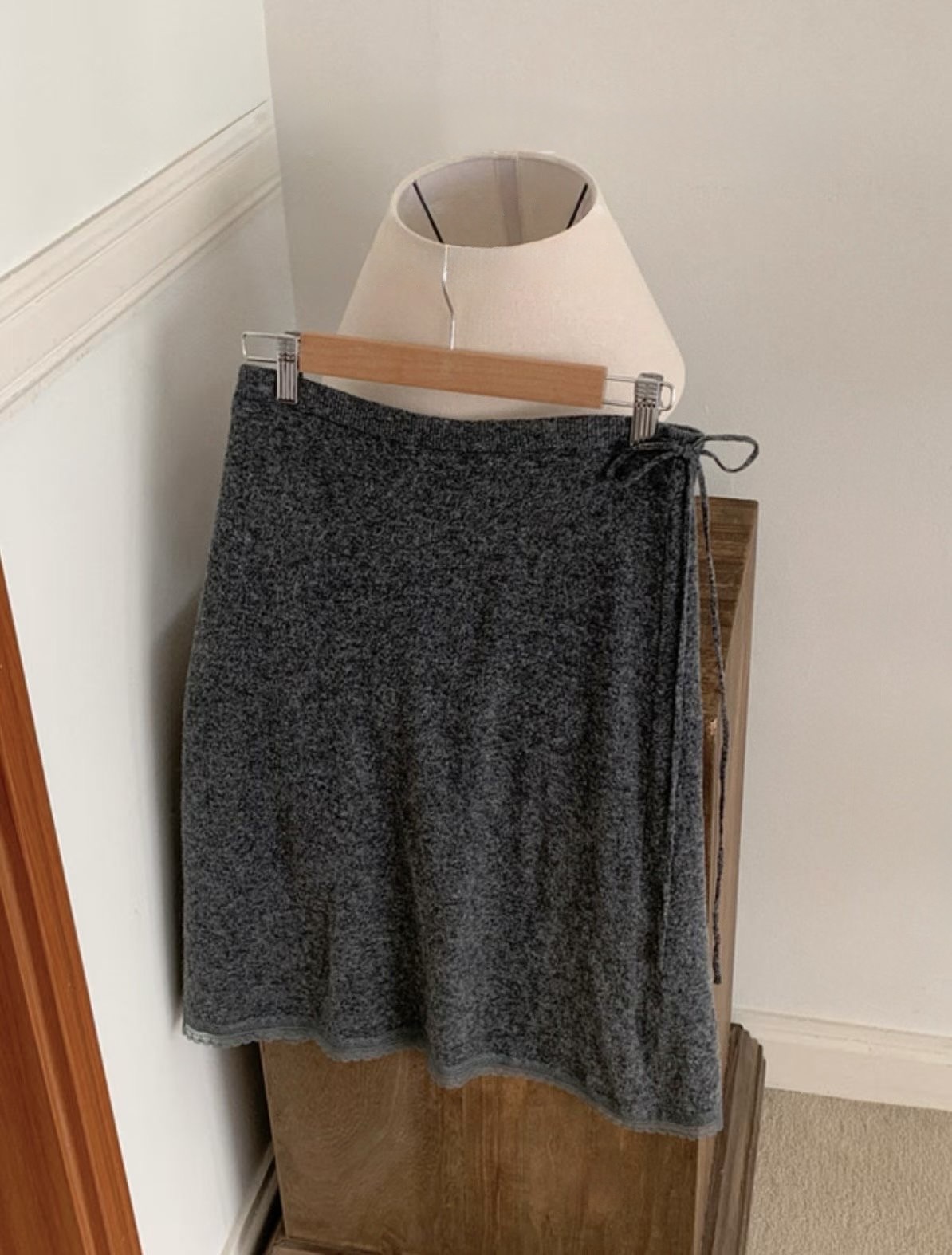 #228N693 Melty lace knit skirt