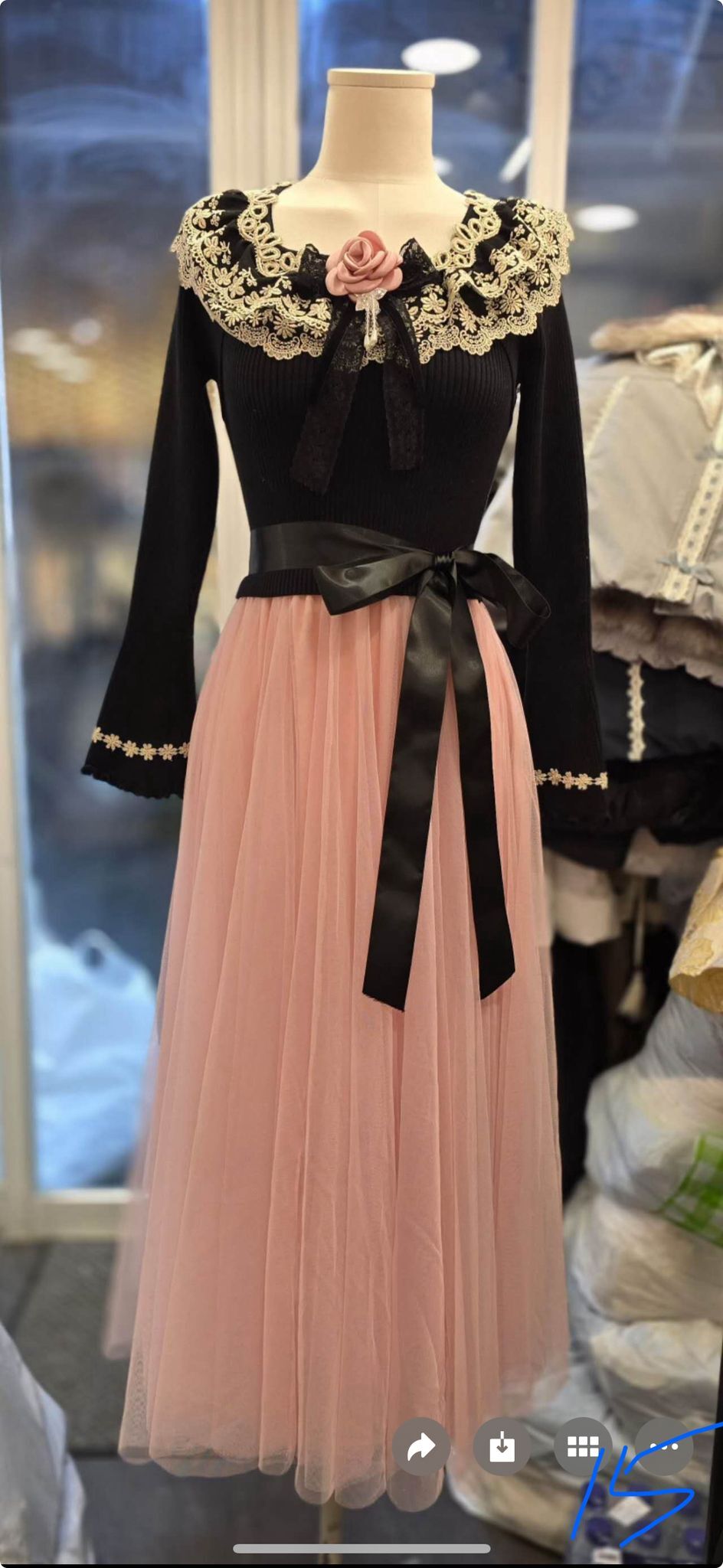 D15 胸 28-50 腰23-42 HIP 50-60 長 48$529 (一口價)