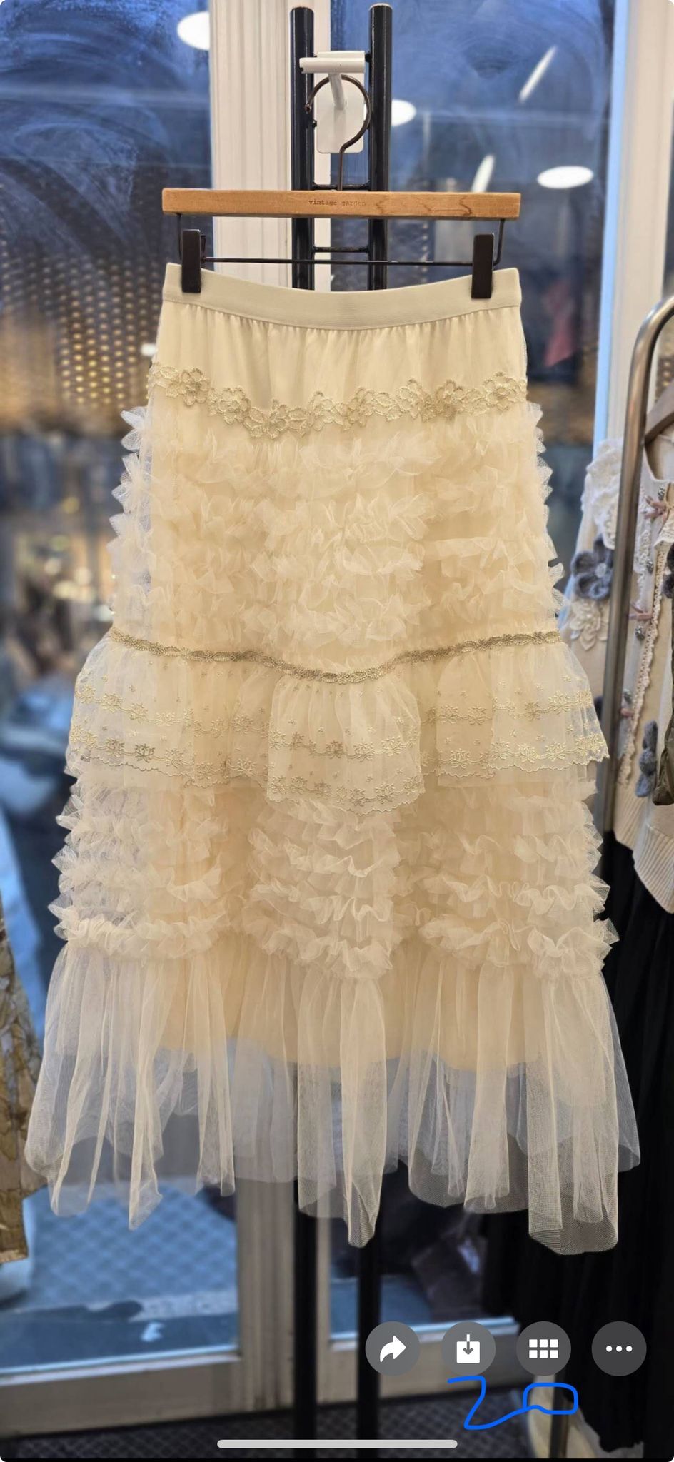 D20 腰 25-43 HIP 44-60 長33 $499 (一口價)