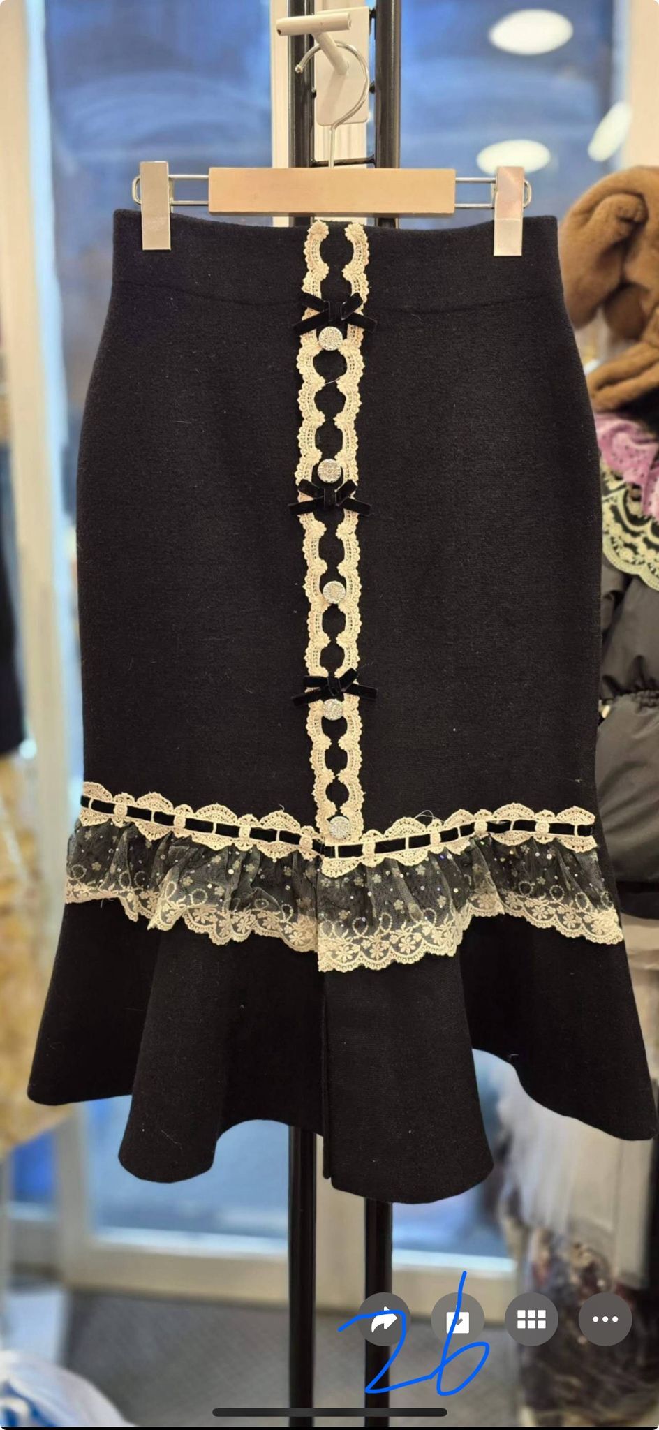 D26 腰25-36 Hip 34-44 長 29 $429 (一口價)