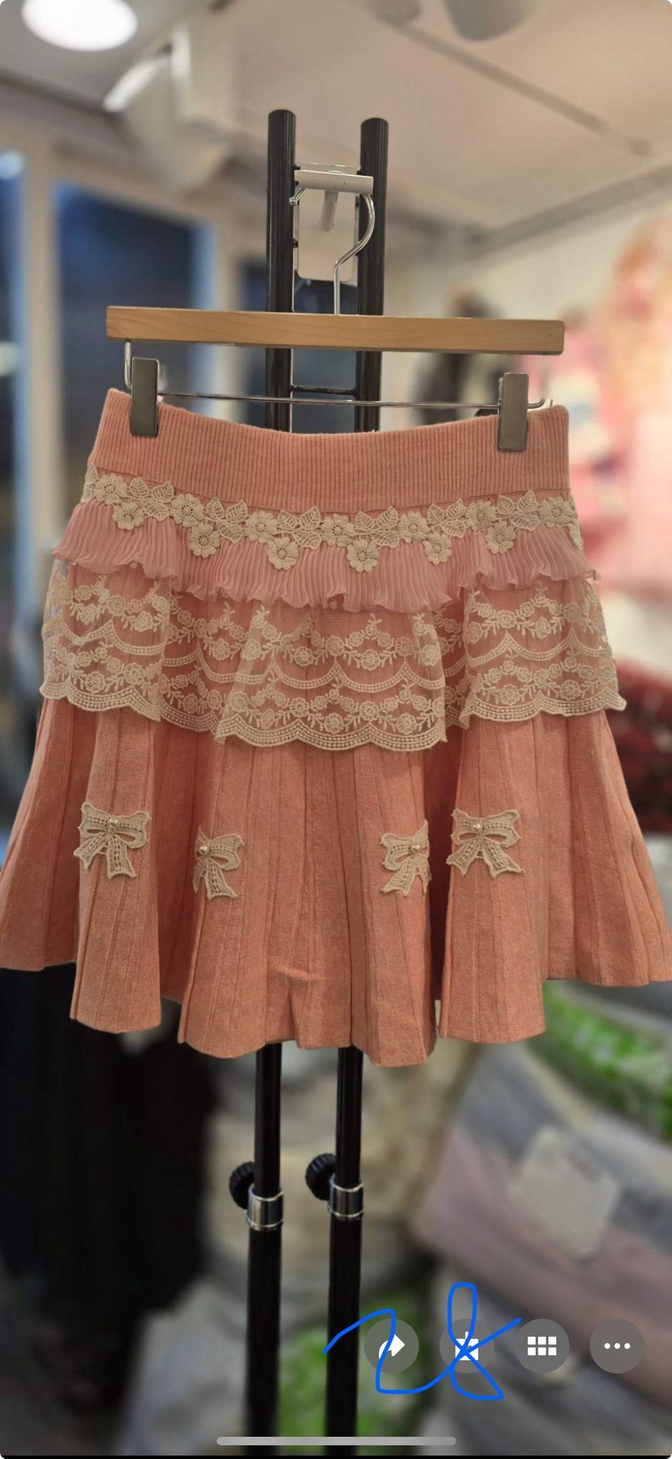 D28 腰25-36 HIP 64 長15.5 $419 (一口價)