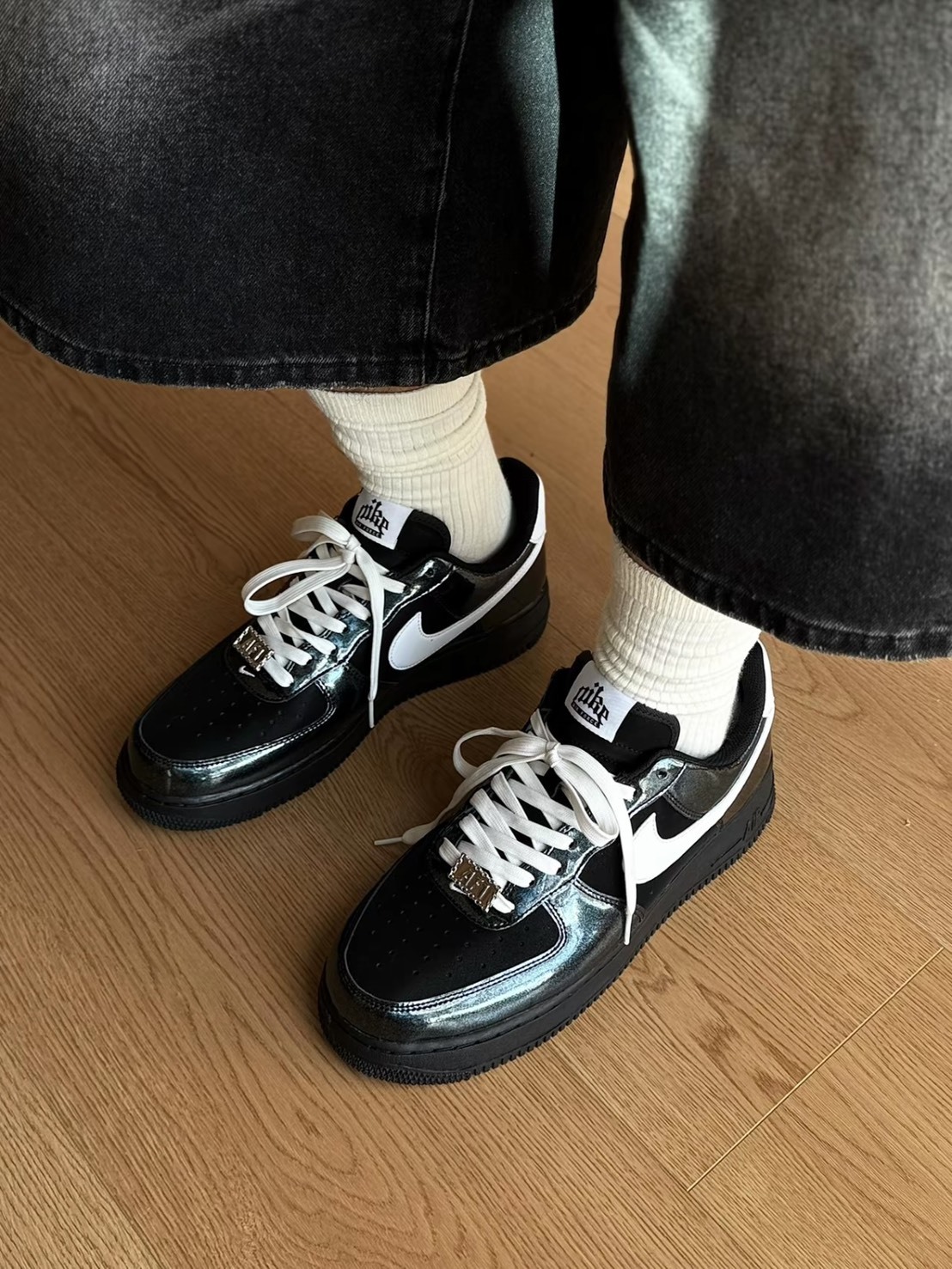 Nike Air Force 1 07 漆皮黑武士