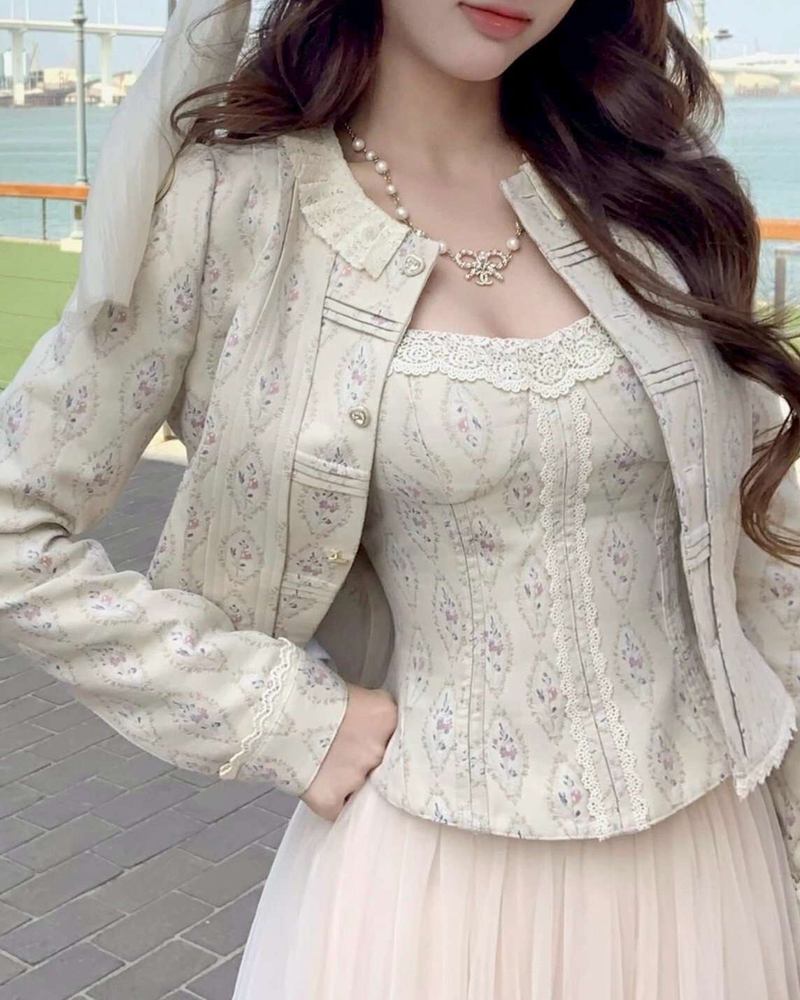 設計師家中古印花杏色元領外套+小可愛