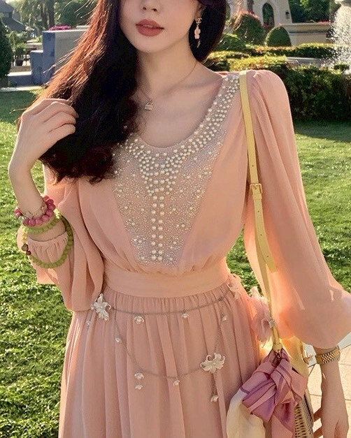 設計師家胸口重工釘珠V領刺繡度假洋裝