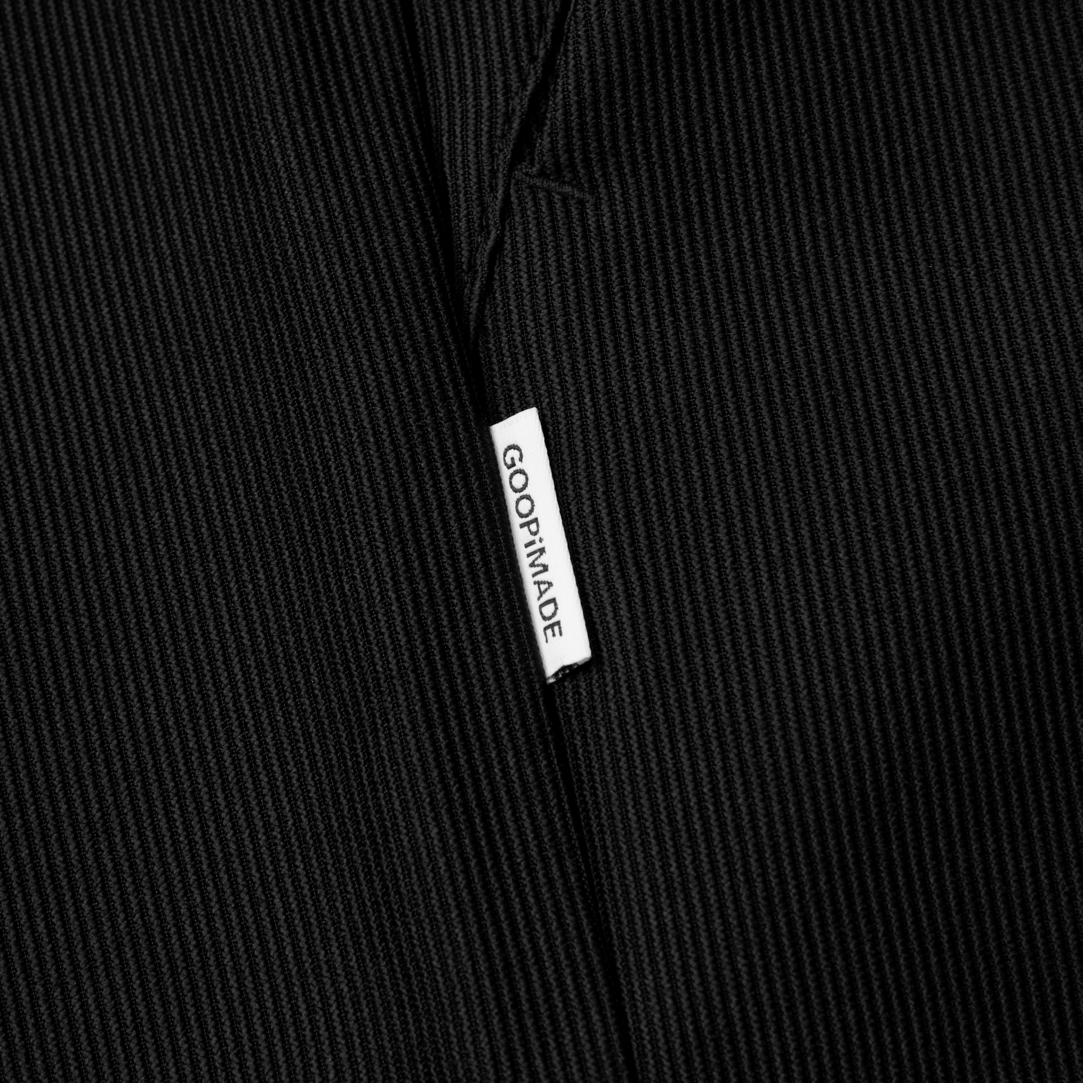 VI / Classic Logo Crewneck - Black