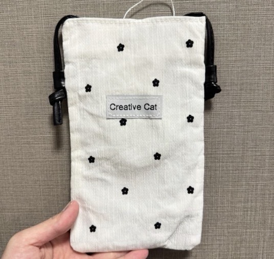 JP 直紋迷你黑色花花手機斜揹袋 白 3433 TK260125