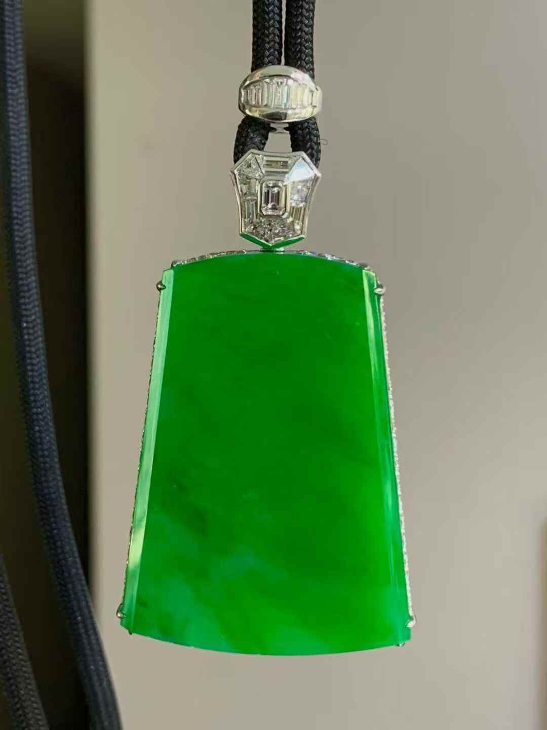 11832 翡翠無事牌吊墜