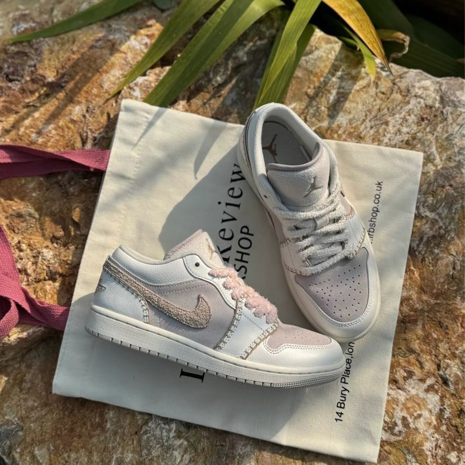 NIKE Air Jordan 1 Low SE 椰奶 米白奶茶 杏仁烤奶 櫻花粉 麂皮 毛絨 車縫 HV4268-120