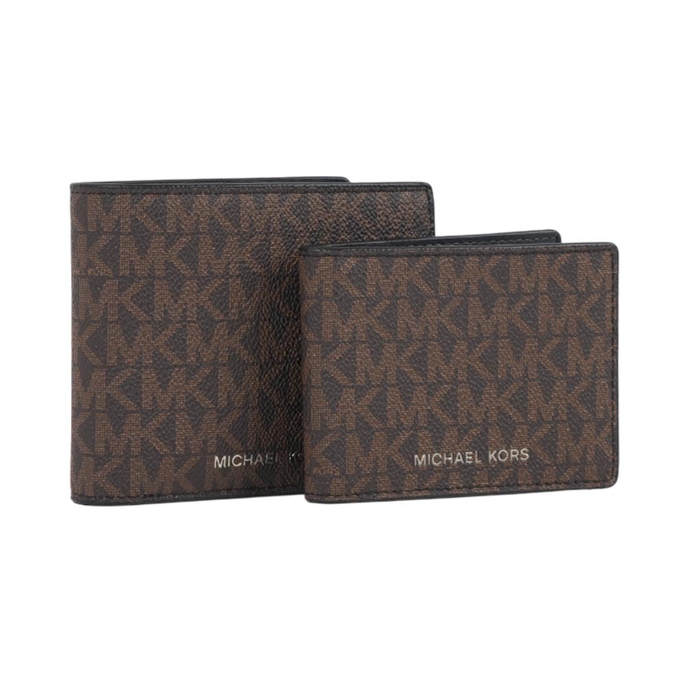 【Michael Kors】Cooper 銀字滿版塗層帆布附活動式卡夾對開短夾(咖啡色)