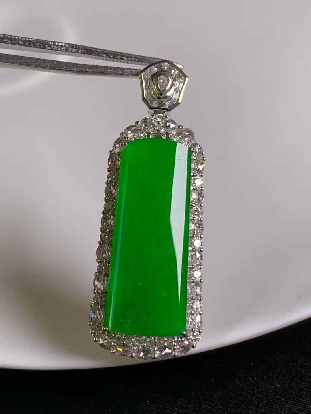 11835 翡翠18K金鑲嵌無事牌吊墜