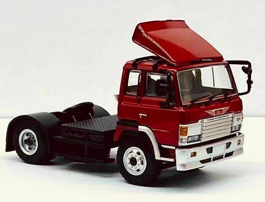 預訂:1/64 DBGT Hino Super Dolphin Red with Silver Grille (DMHSDRS )