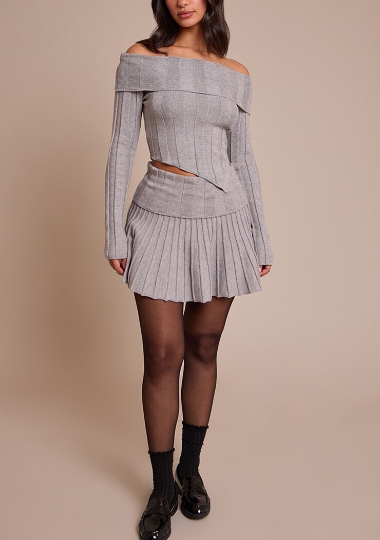 N.Y Grey灰色翻摺不對稱下擺羅紋針織上衣 +翻摺條紋紋理Mini Skirt