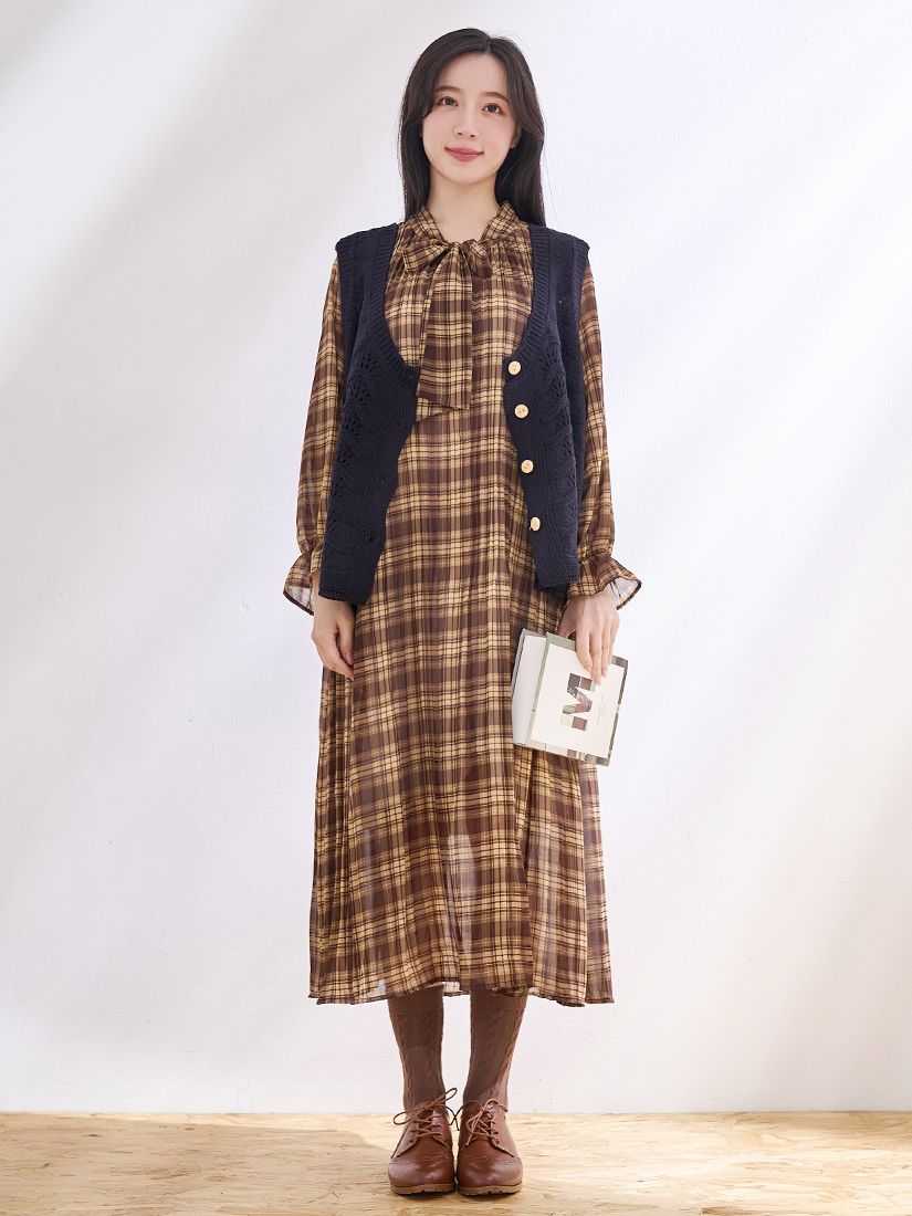 簍空挑洞織紋排釦背心壓褶格紋長洋裝組合