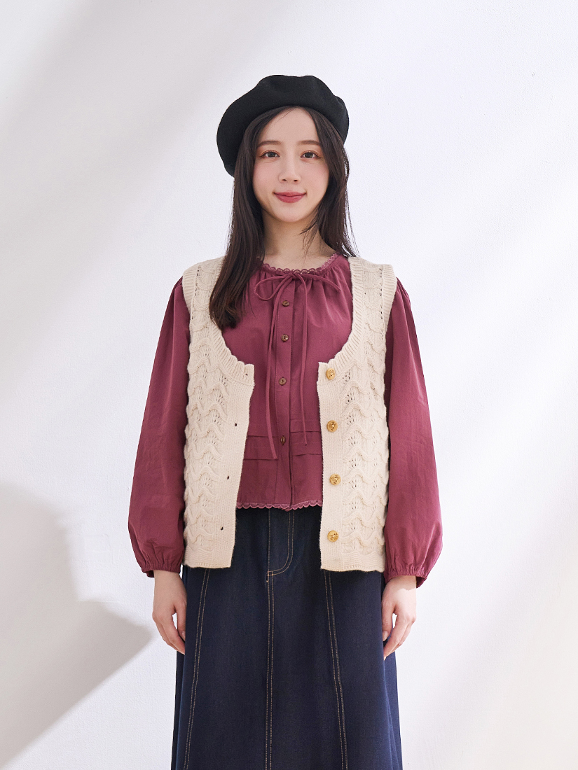 輕甜領口蕾絲出芽綁帶壓褶長袖上衣