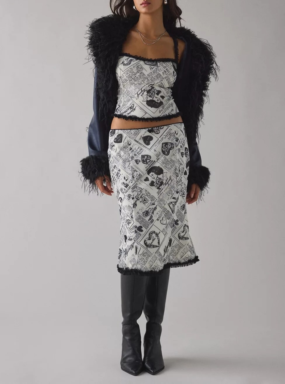 N.Y Vibe黑白色報紙印刷短上衣+膝上裙套裝