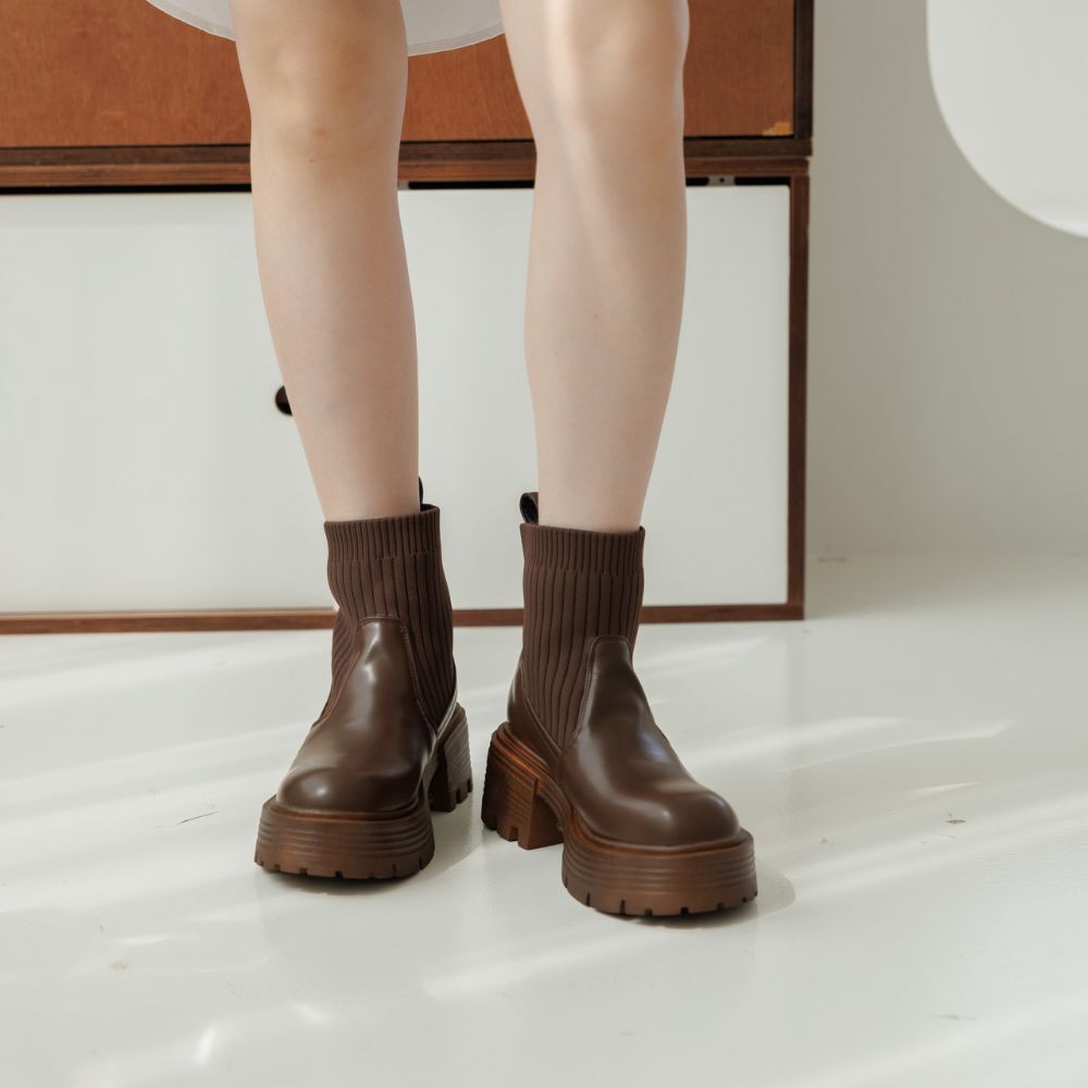 現貨 棕37 圓頭厚底針織拼接短靴