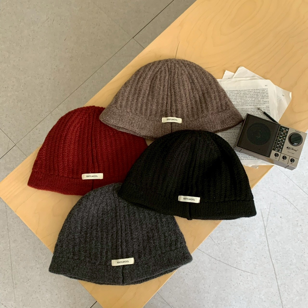 100%羊毛月半邊緣 針織鐘型帽