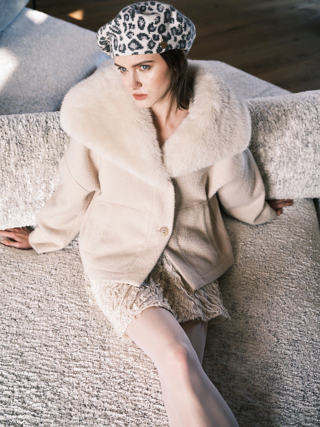 Italy Love義大利奶油色菱形紋麂皮毛料雙面穿Vegan皮草領短大衣