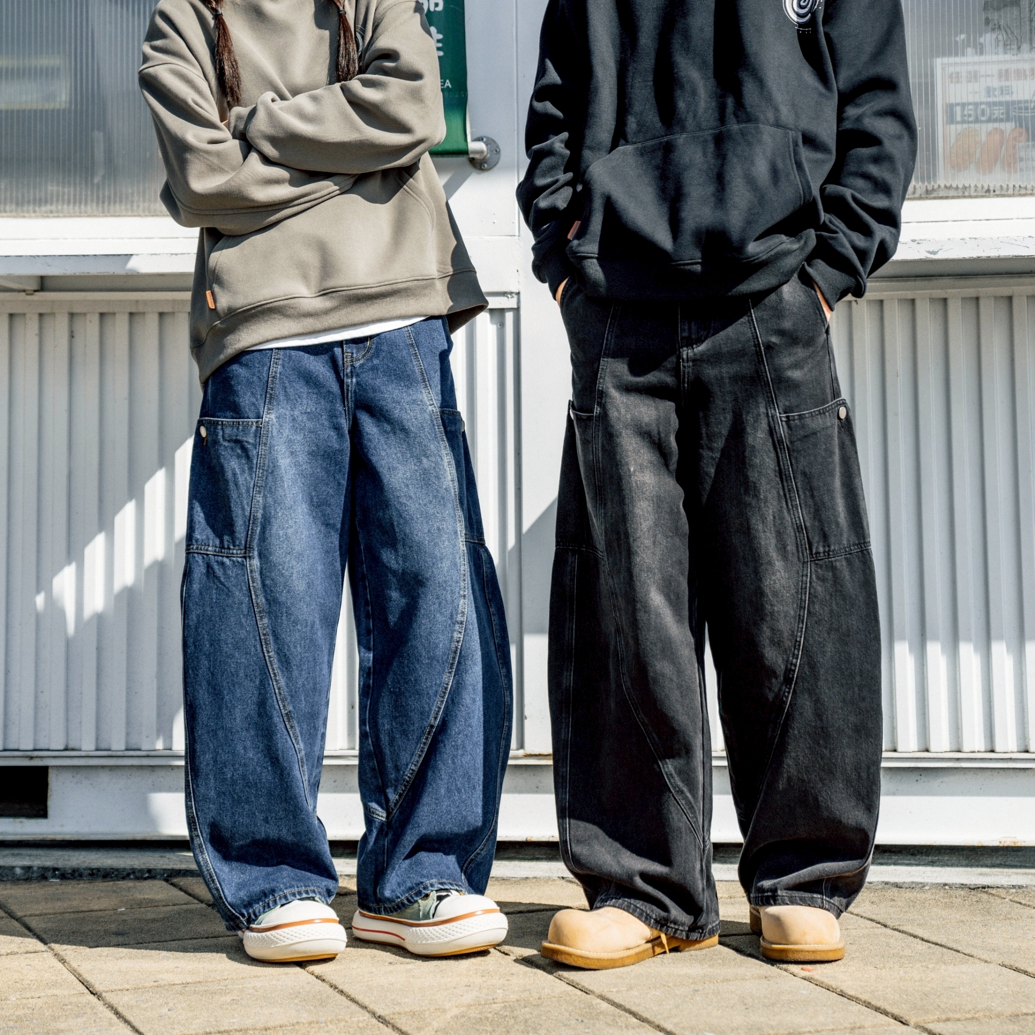 SBG 立體剪裁貼袋牛仔彎刀褲 SB585