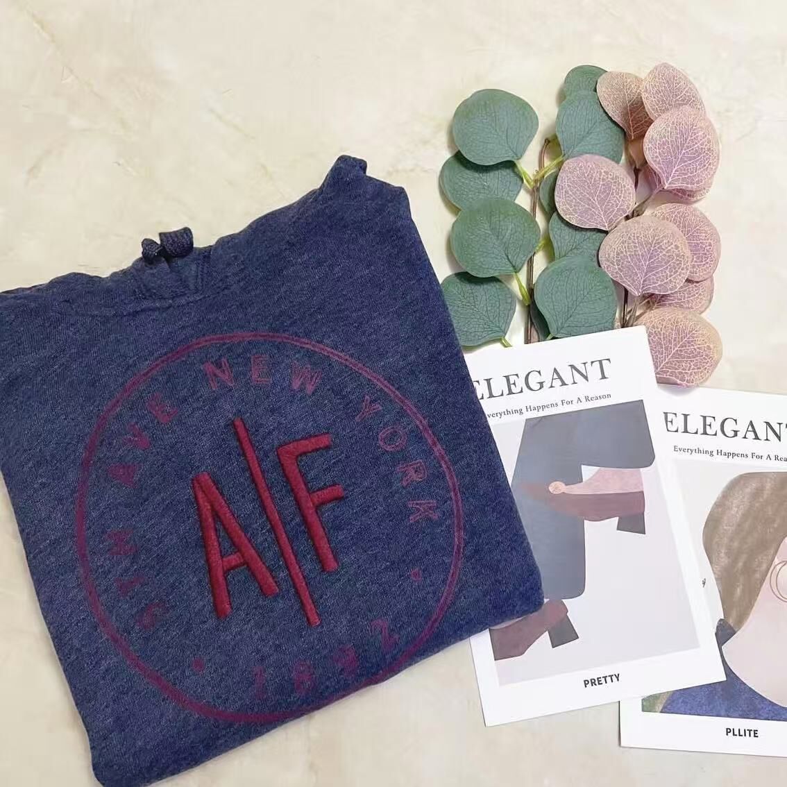 A & F MIDDLE LOGO HOODIES