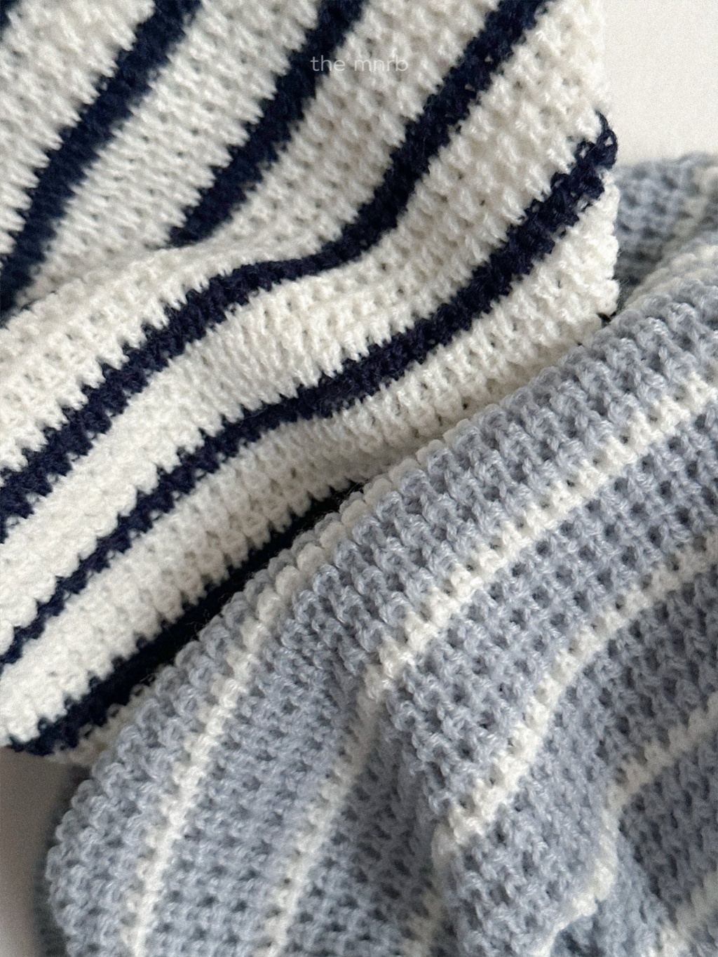 正韓春minirobe 兩色鏤空針織上衣