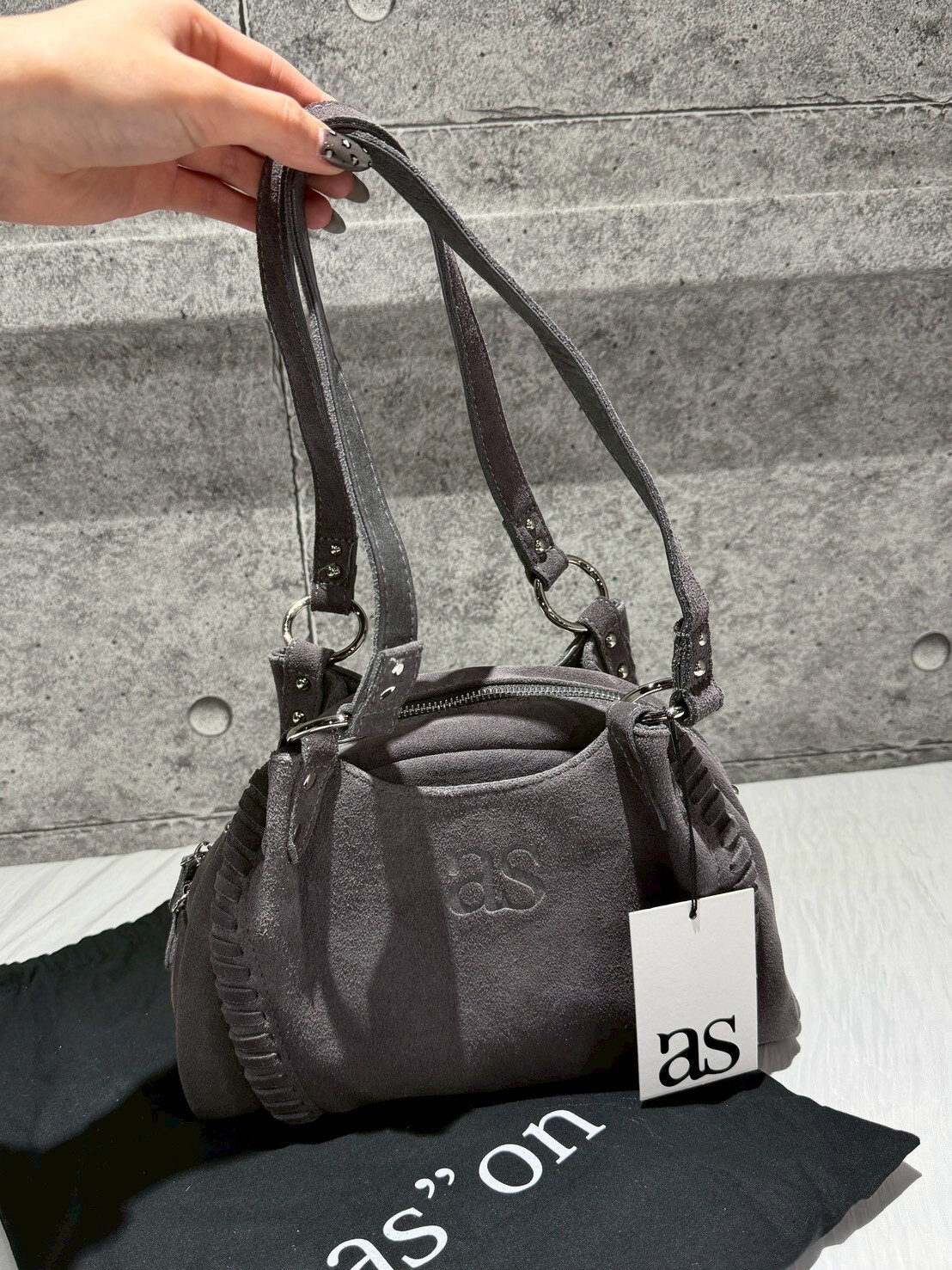 韓國品牌 as"on 新色 質感灰棕 麂皮流浪包 ASON