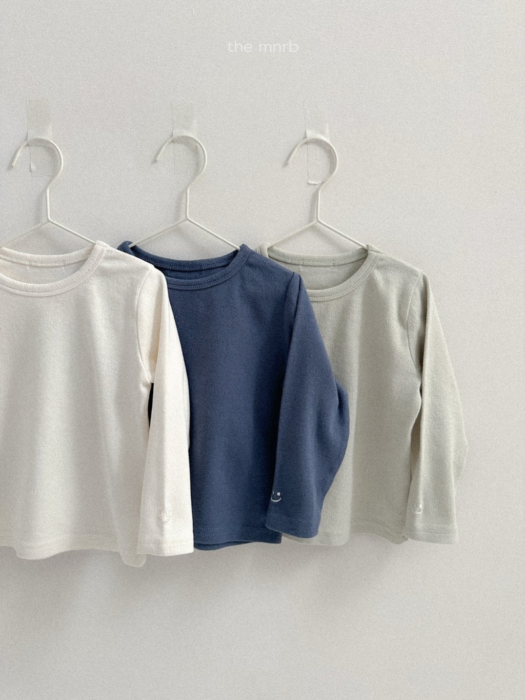 正韓春minirobe 三色刺繡笑臉上衣