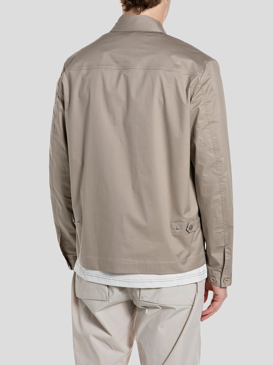 卡其色襯衫夾克