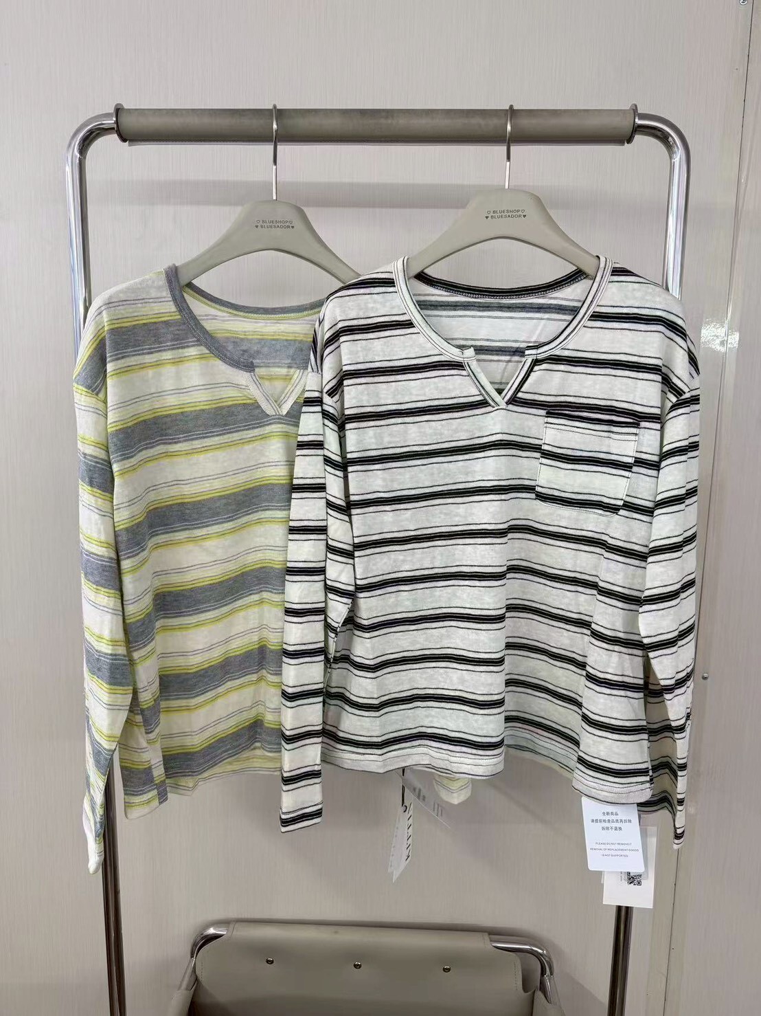 A3308-小V條紋上衣