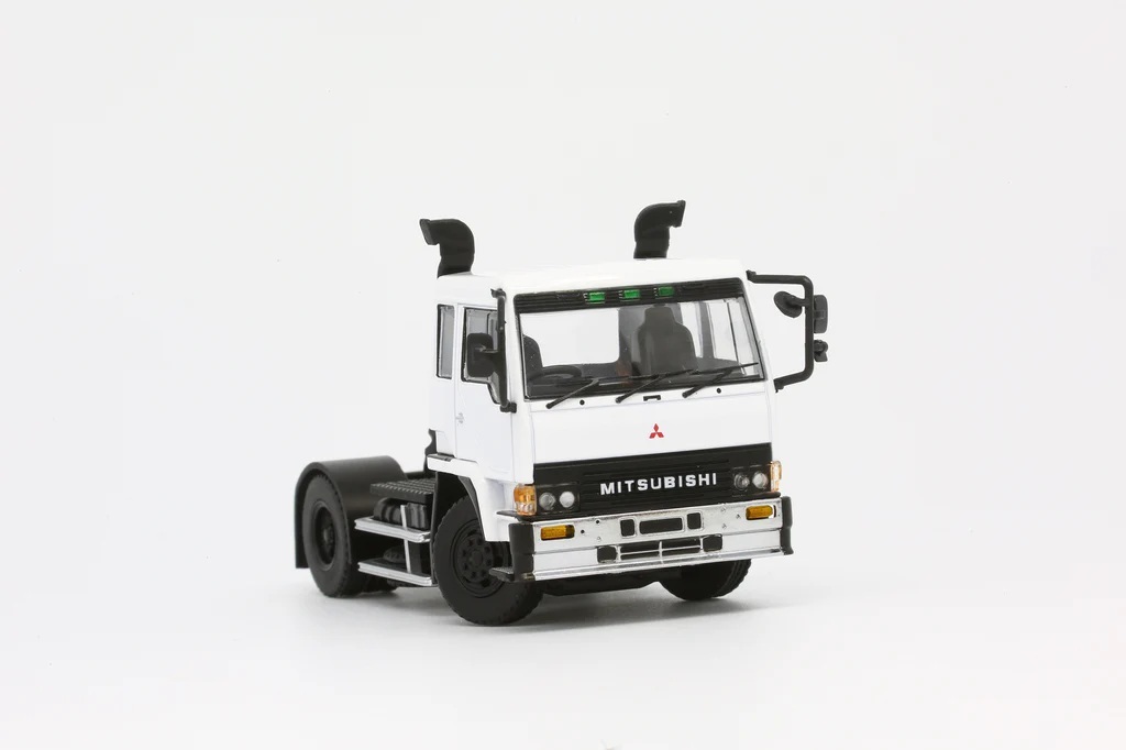 1/64 Model 1 Mitsubishi Fuso The Great 1986 White (T66301)