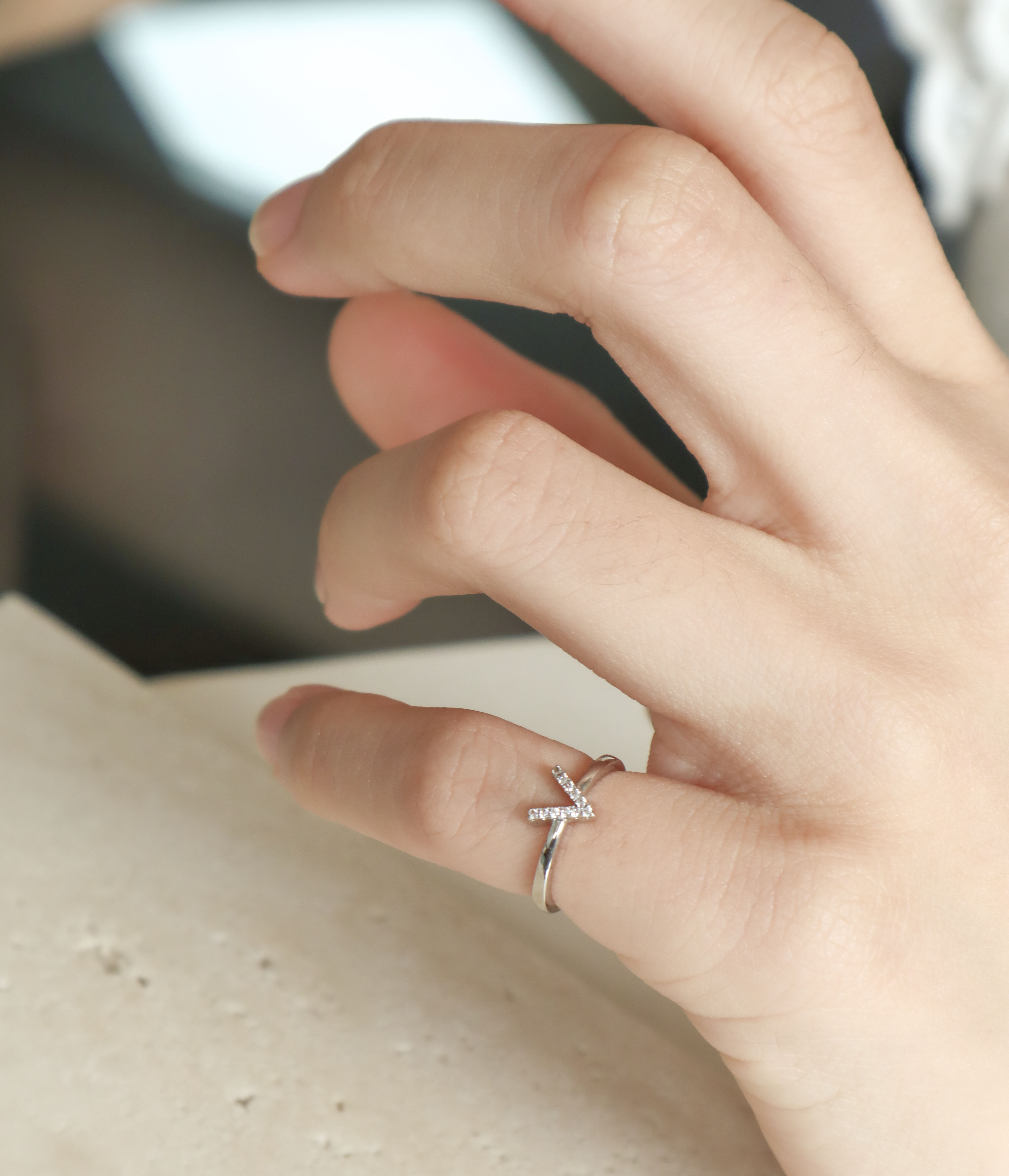 Silver/閃亮V字尾戒