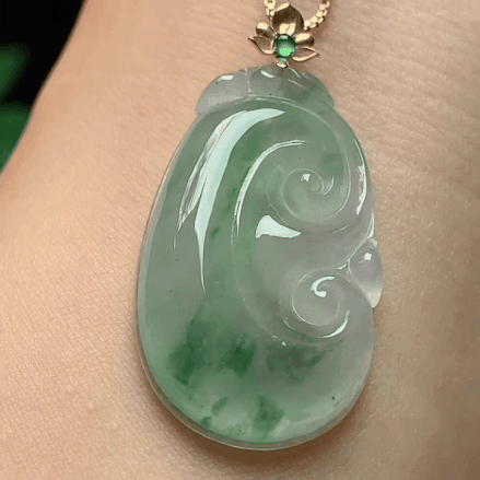 118349 翡翠冰種飄花如意