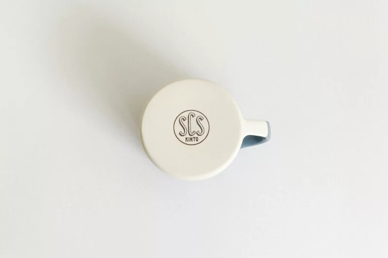 KINTO-SCS 漸層馬克杯，透過陶藝家雙手保留自然韻味，因手工製作痕跡，有著獨特釉料混合效果