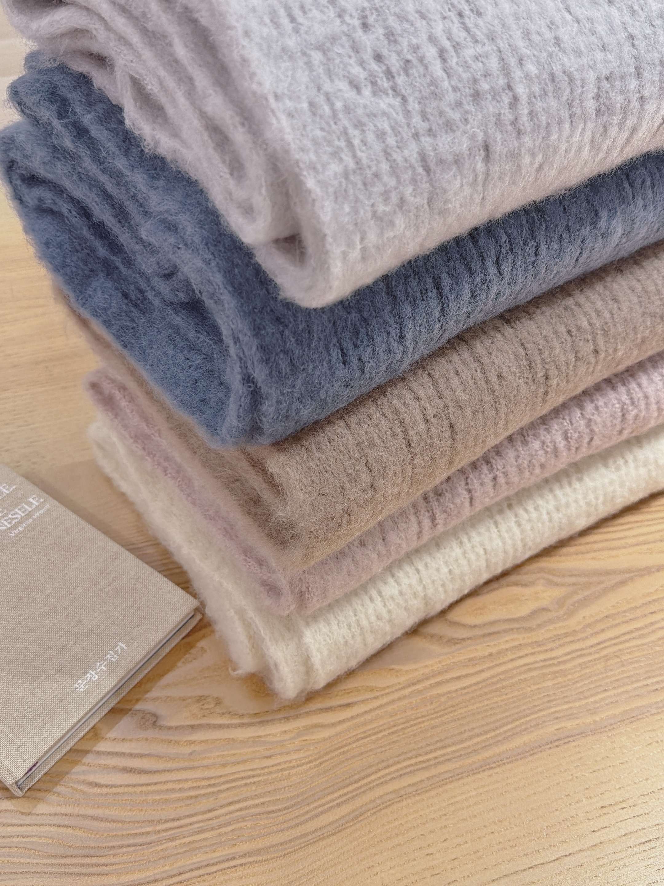 現貨/高質感極美色系70%柔感WOOL澎澎圍巾(新色清晨灰)