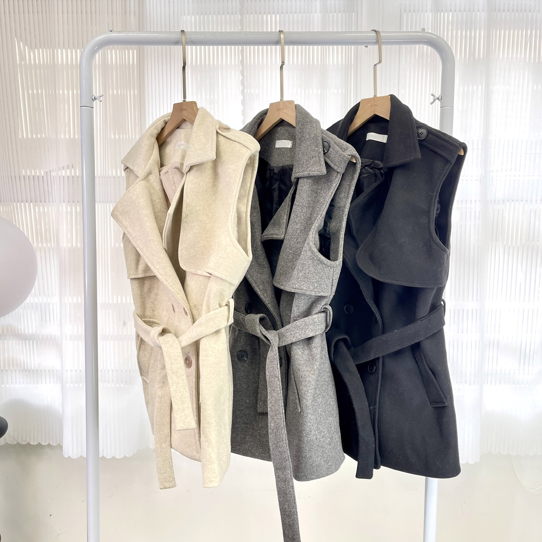 H813 翻領收腰馬甲燕