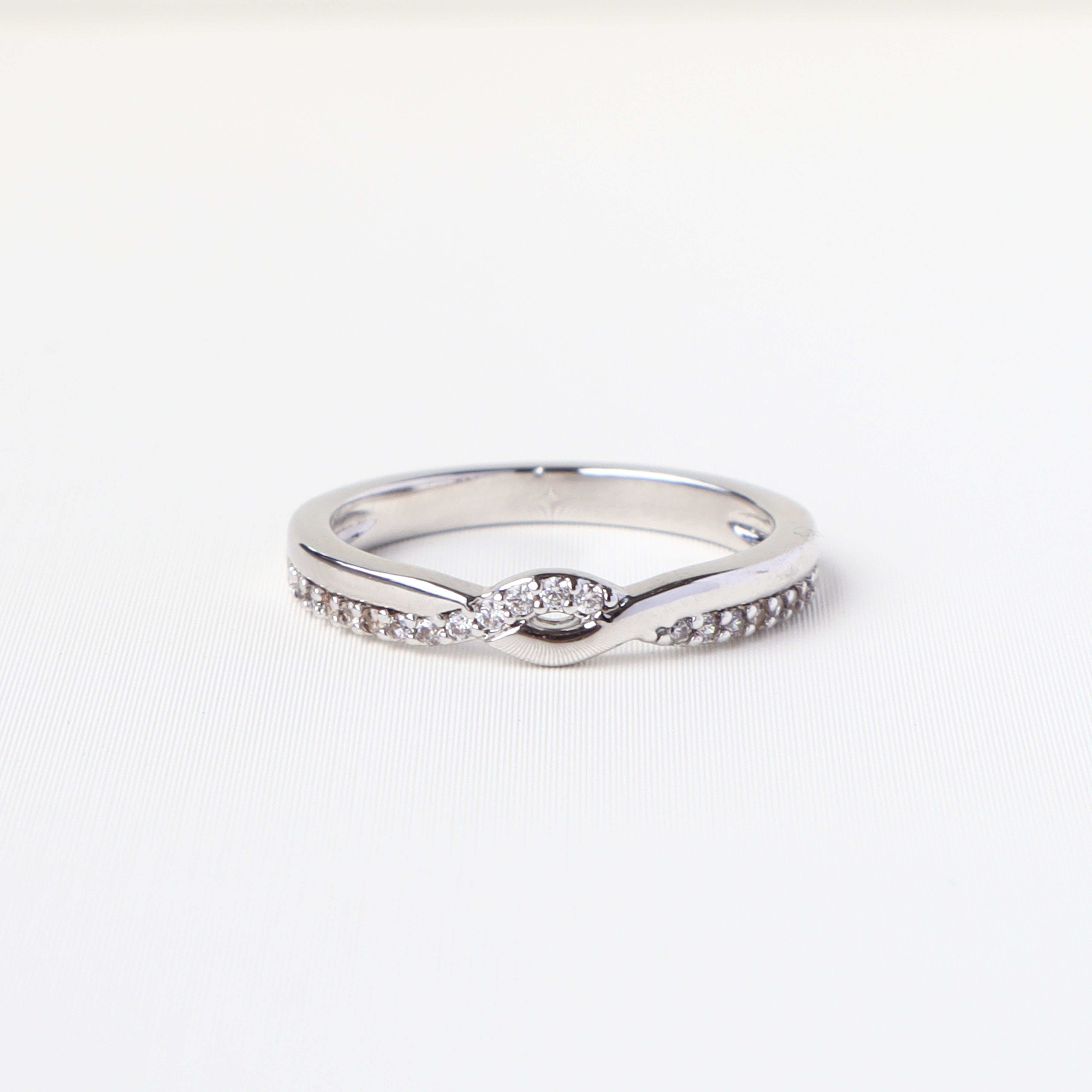 Silver/雙流排鑽尾戒