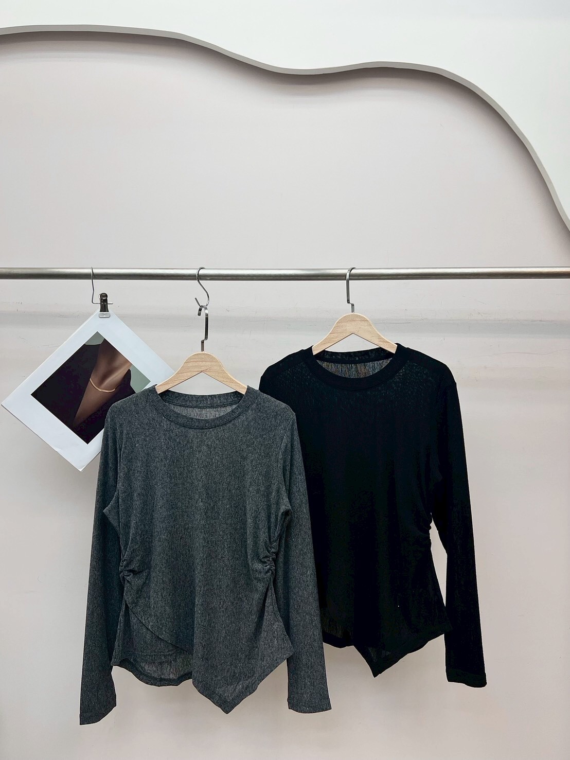 A3337-側抓皺微透針織上衣