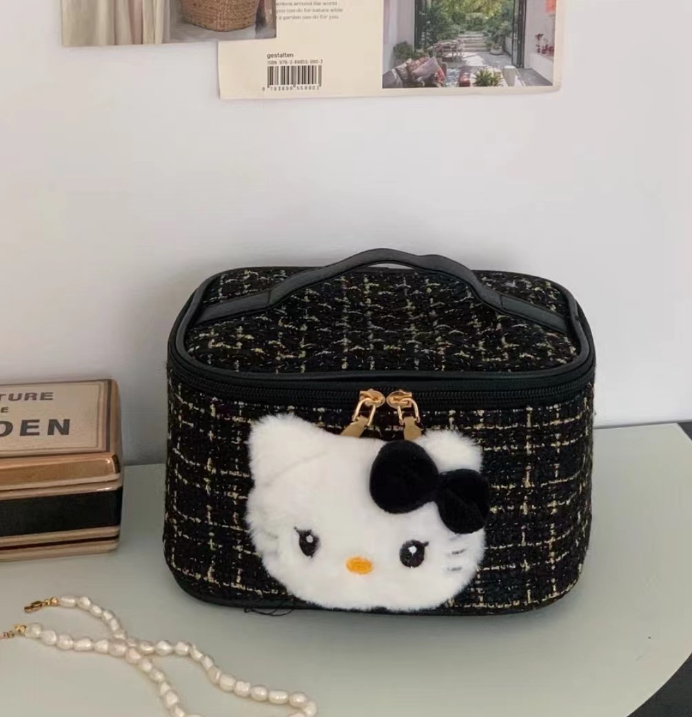 Chic Cartoon Cat Makeup Storage Pouch