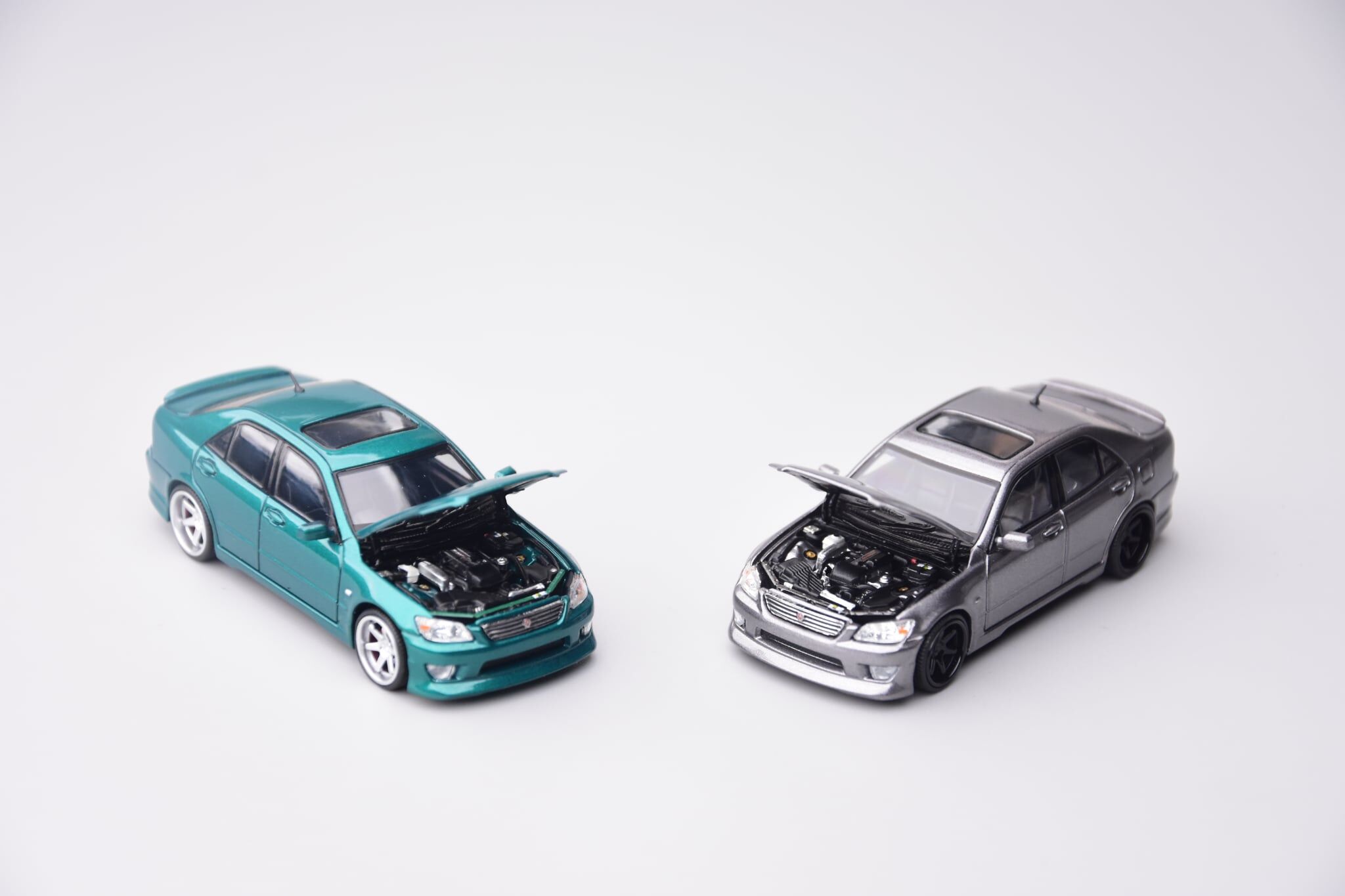 預訂:1/64 Model 1 Toyota Altezza RS200 SXE10 Electric Green Mica (C33626 )