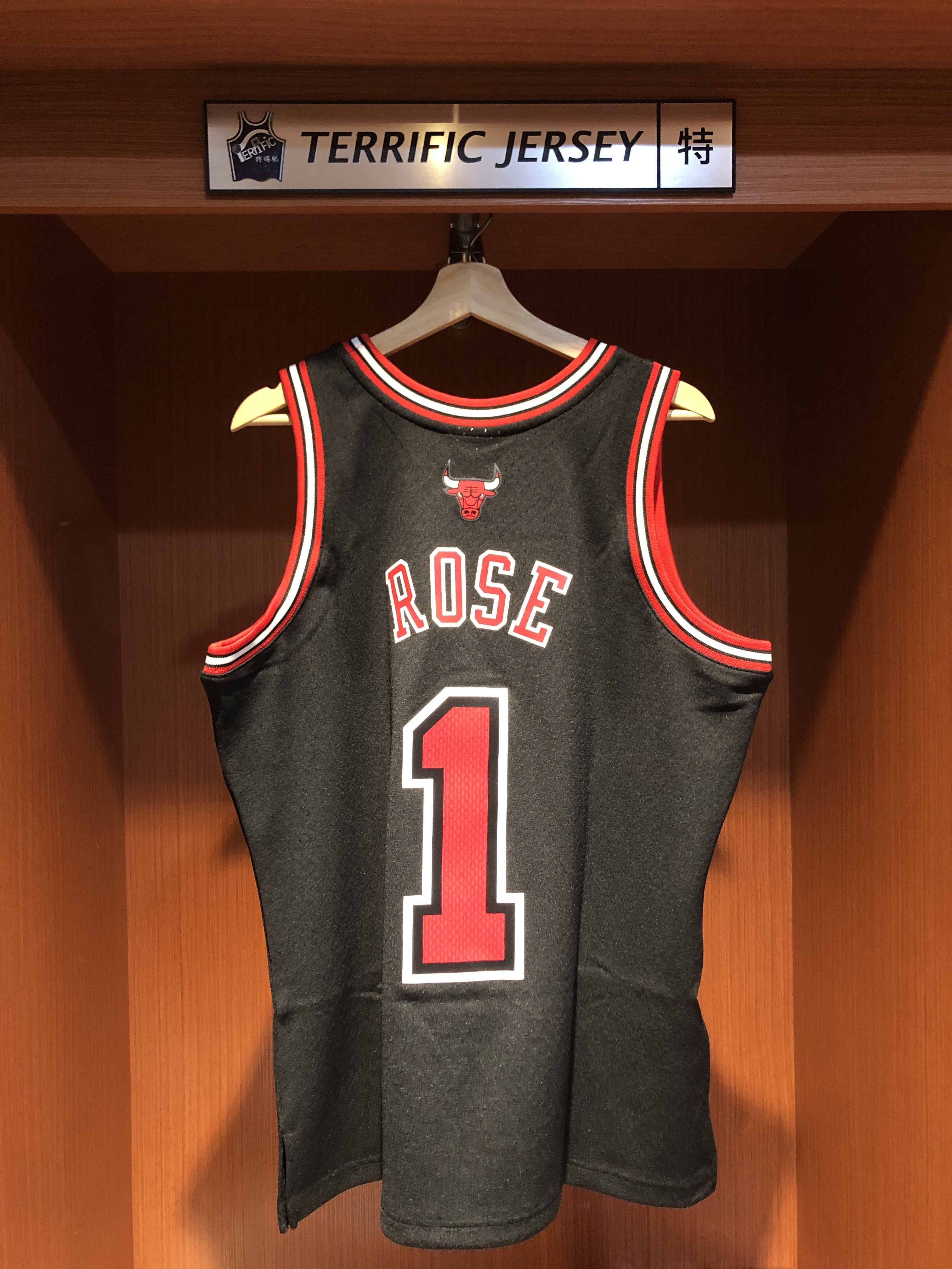 NBA球衣 Derrick Rose 芝加哥公牛黑 10-11 M&N Swingman G2 球迷版 熱轉印 全新