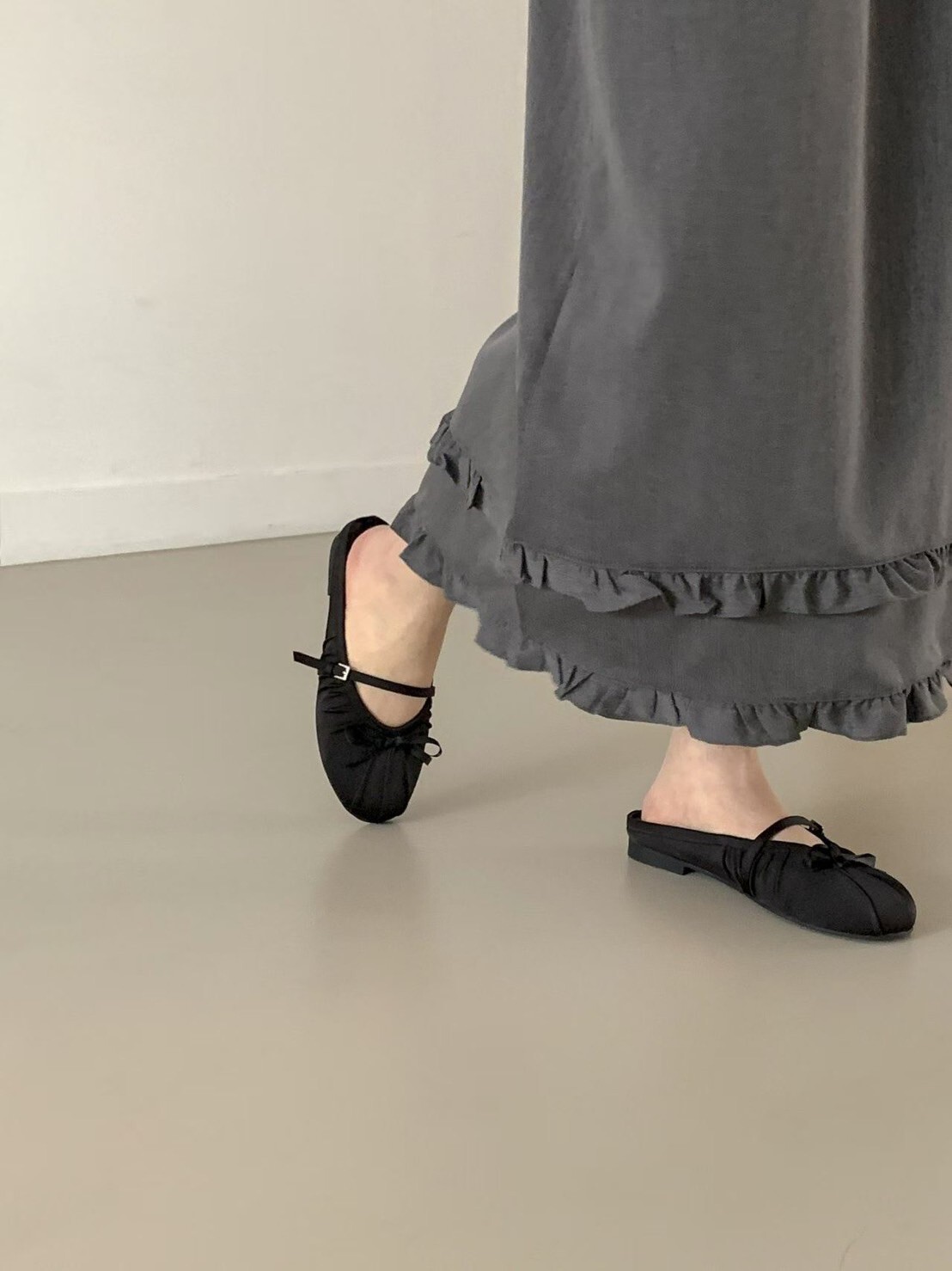 抓摺圓頭一字帶造型平底拖鞋娃娃鞋