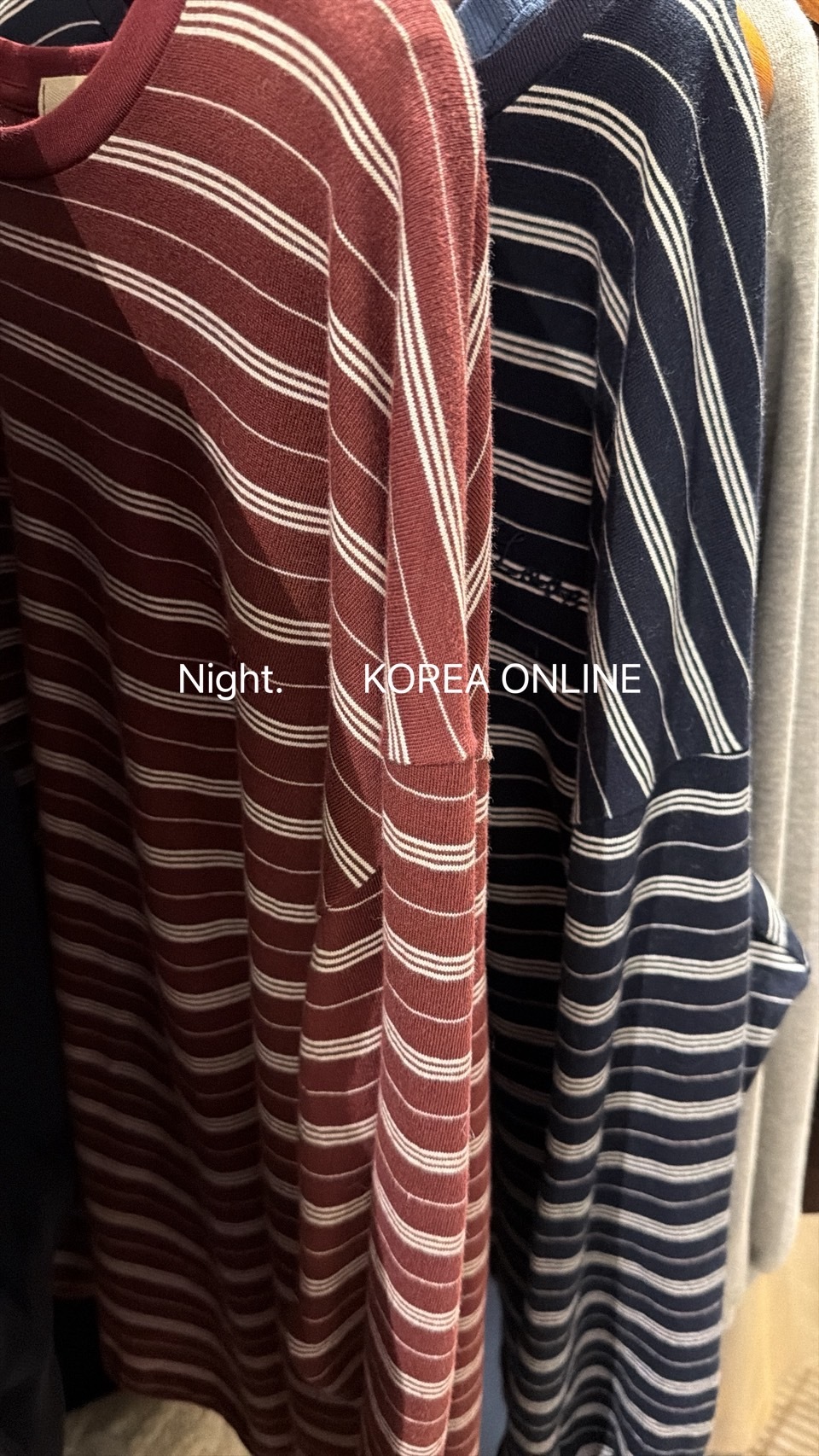 訂製今晚到貨/慵懶週末小刺繡英字條紋Ｔ(2色)