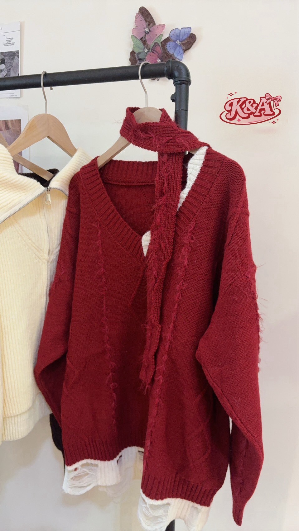 菱格紋紅色V領毛衣