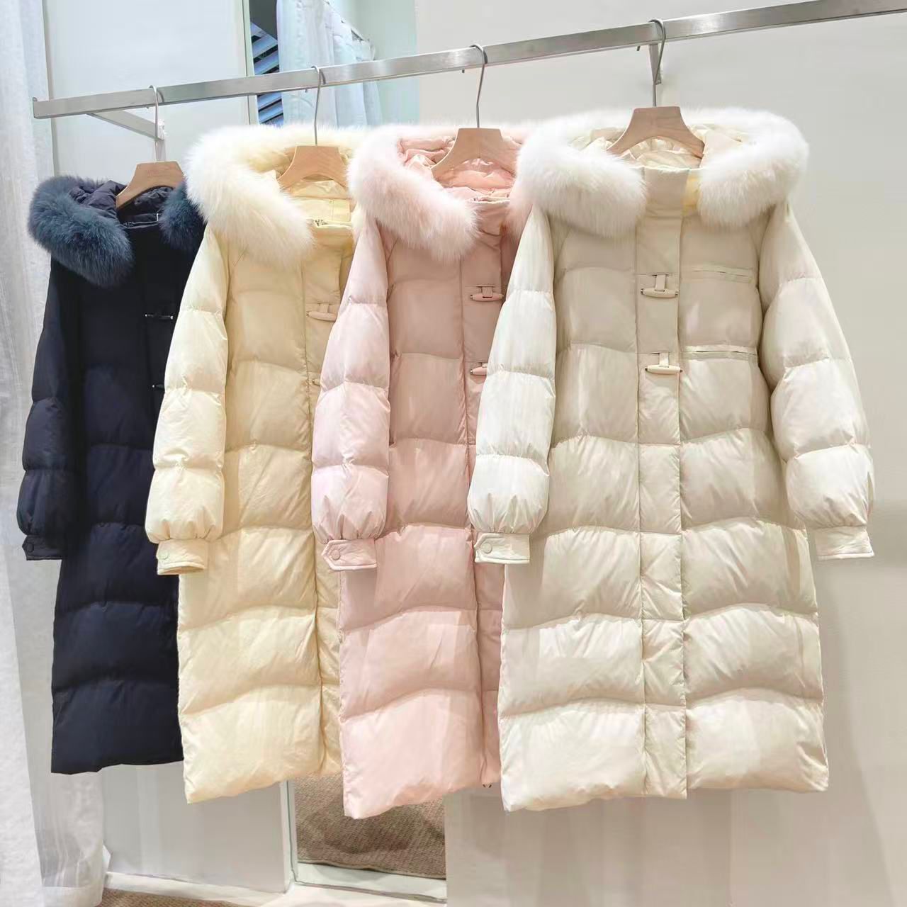 H826 牛角扣長款羽絨