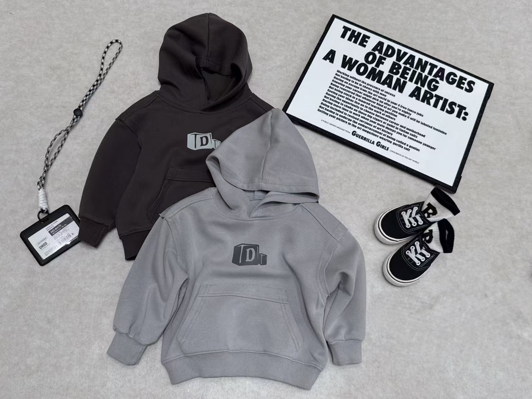 A04023字母口袋帽T